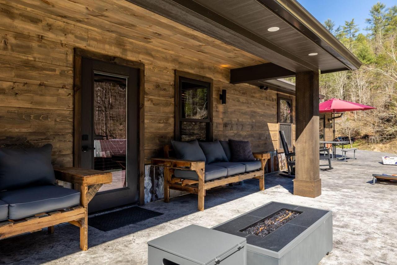 New Rustic Luxe Cabin Billiards Spa Near Gsmnp Townsend Exterior foto