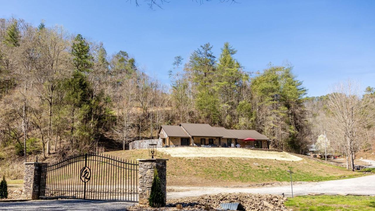 New Rustic Luxe Cabin Billiards Spa Near Gsmnp Townsend Exterior foto